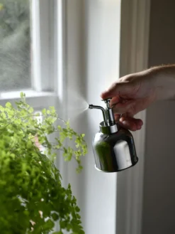 Indoor Plant Mister -Indoor Oasis Supplies 3 4 crop 8612962 02V tif