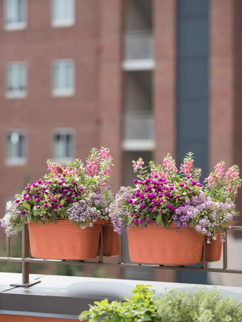 Self-Watering Saddle Railing Planter, 16" 2 Self-Watering Saddle Railing Planter, 16" - Image 2