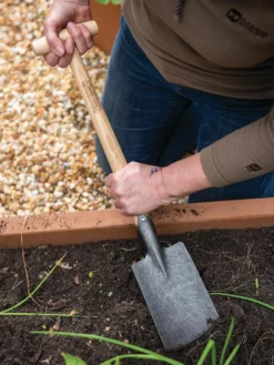 Gardener’s Lifetime Perennial Spade With Short T-Handle -Indoor Oasis Supplies 8600310 3318 tif